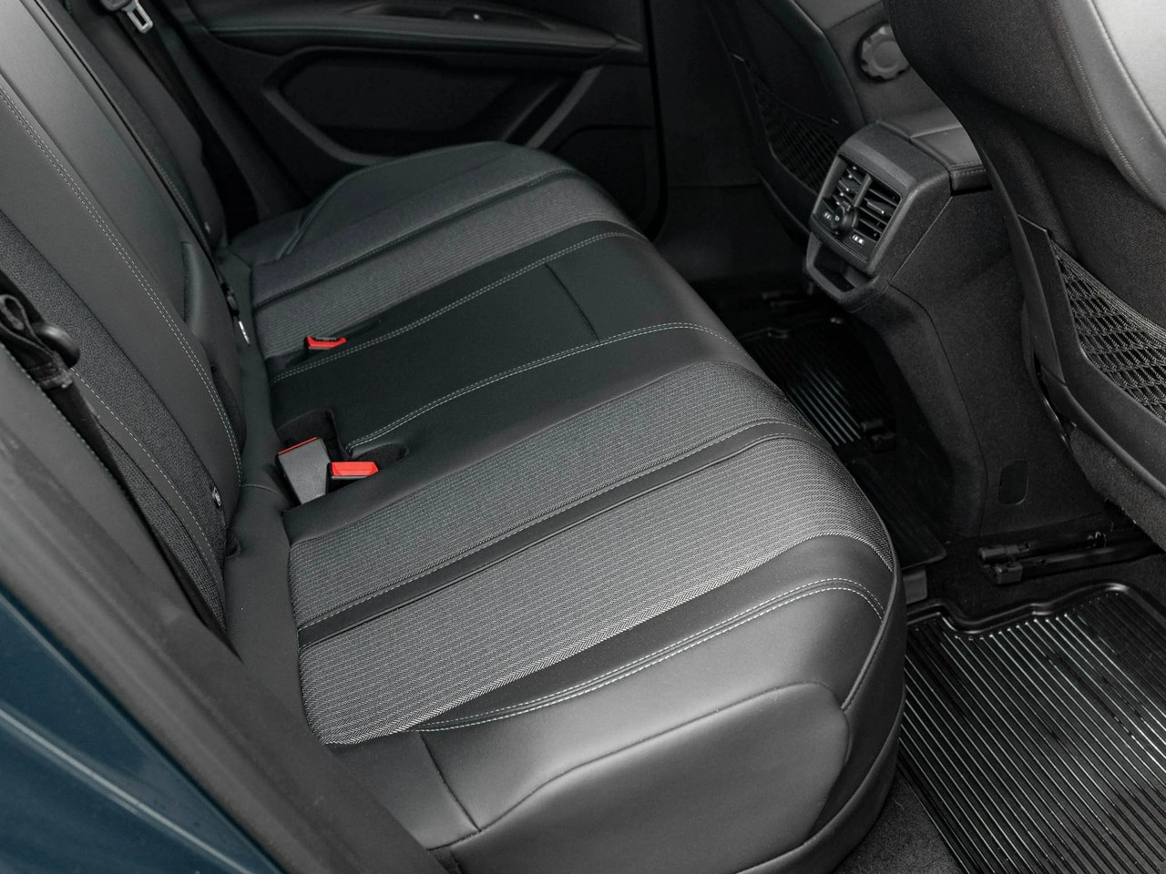 Peugeot 3008 - Zdjęcie 32