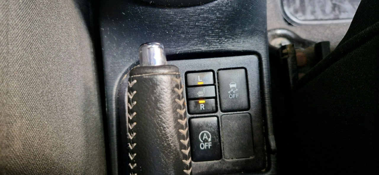 Toyota Yaris - Zdjęcie 15