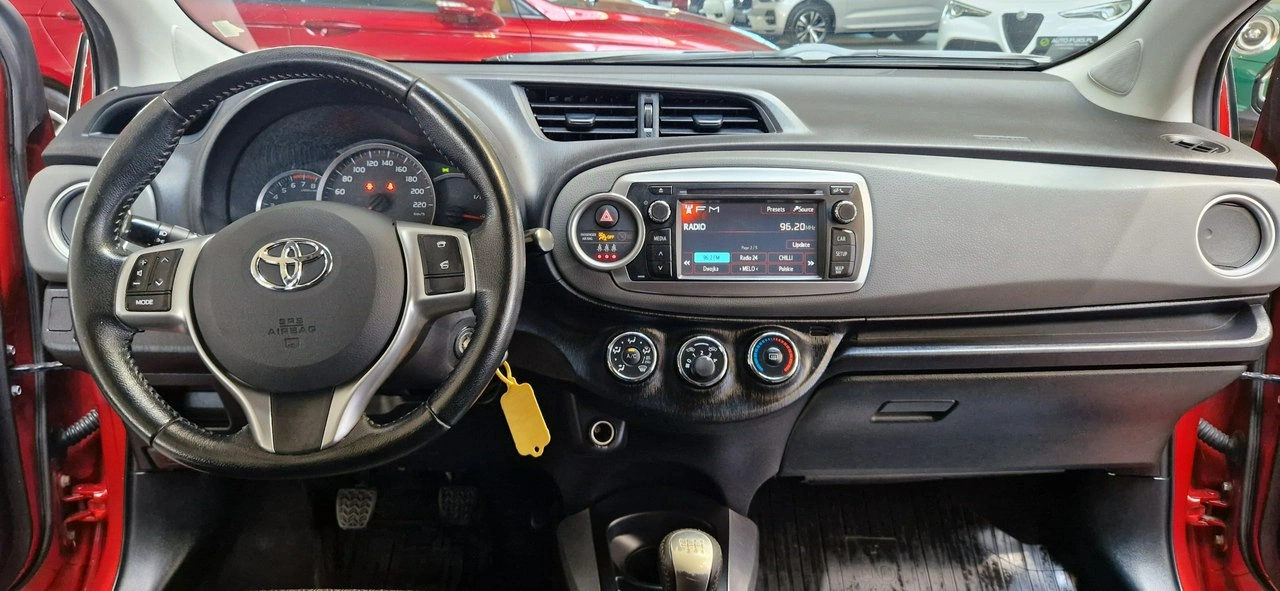 Toyota Yaris - Zdjęcie 16