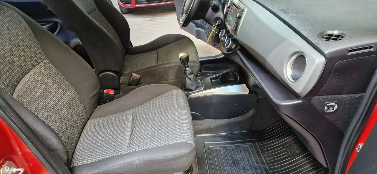 Toyota Yaris - Zdjęcie 20