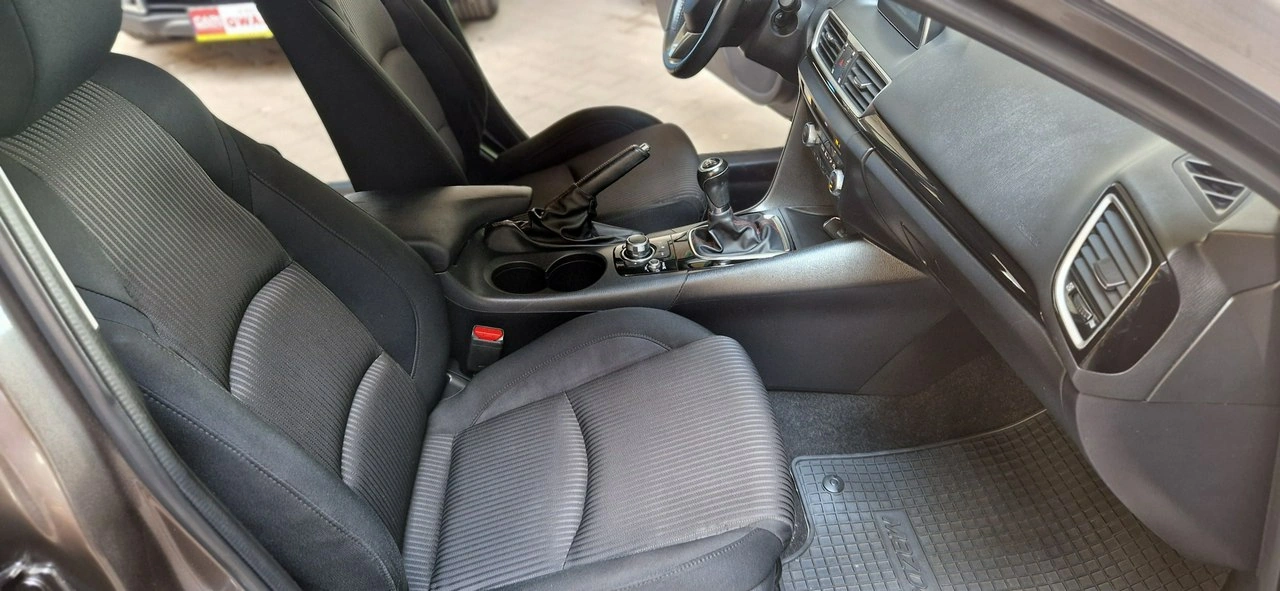 Mazda 3 - Zdjęcie 22