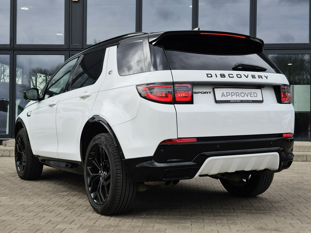 Land Rover Discovery Sport - Zdjęcie 9
