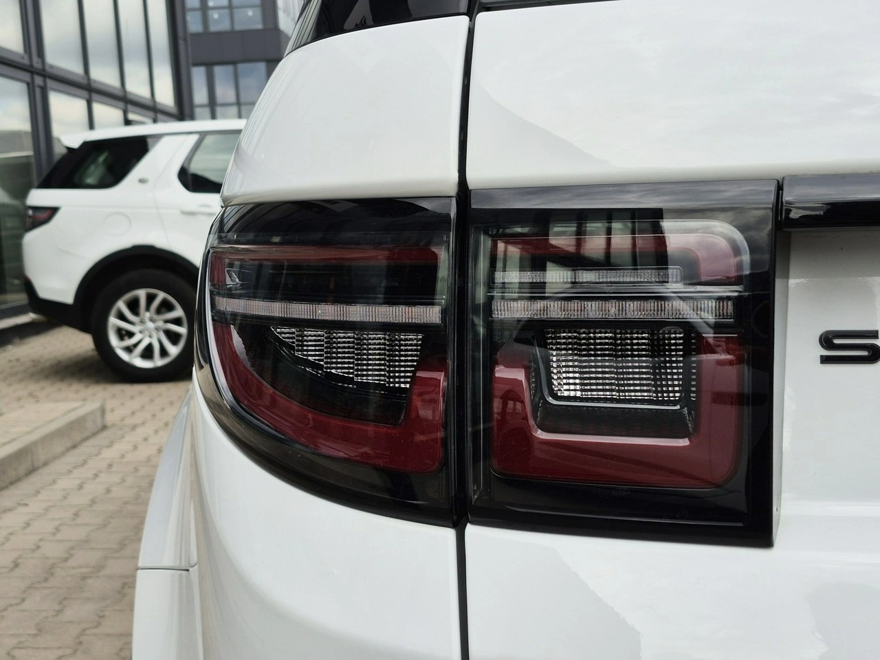 Land Rover Discovery Sport - Zdjęcie 13