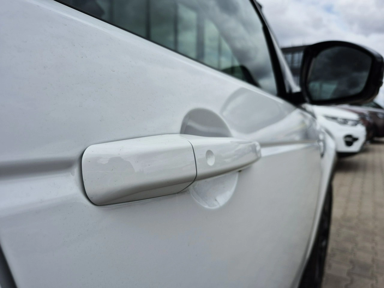 Land Rover Discovery Sport - Zdjęcie 15