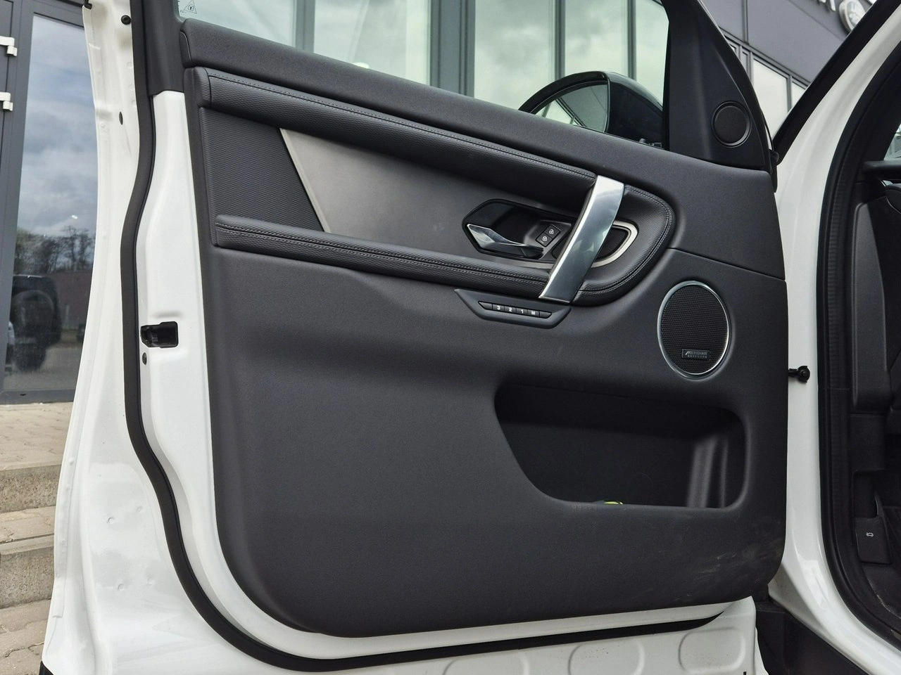 Land Rover Discovery Sport - Zdjęcie 18