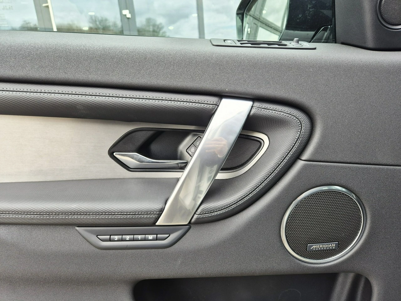 Land Rover Discovery Sport - Zdjęcie 19