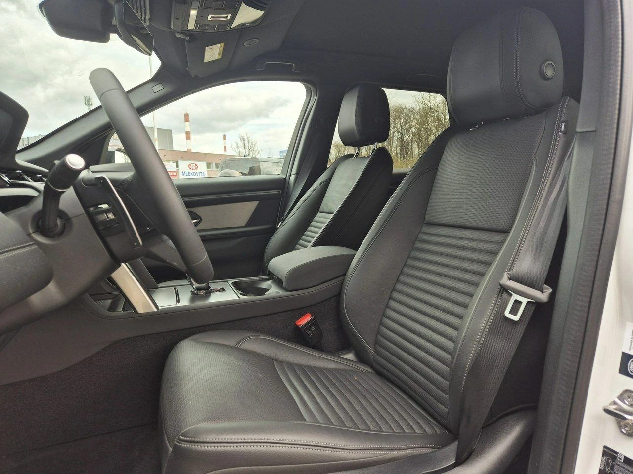 Land Rover Discovery Sport - Zdjęcie 21