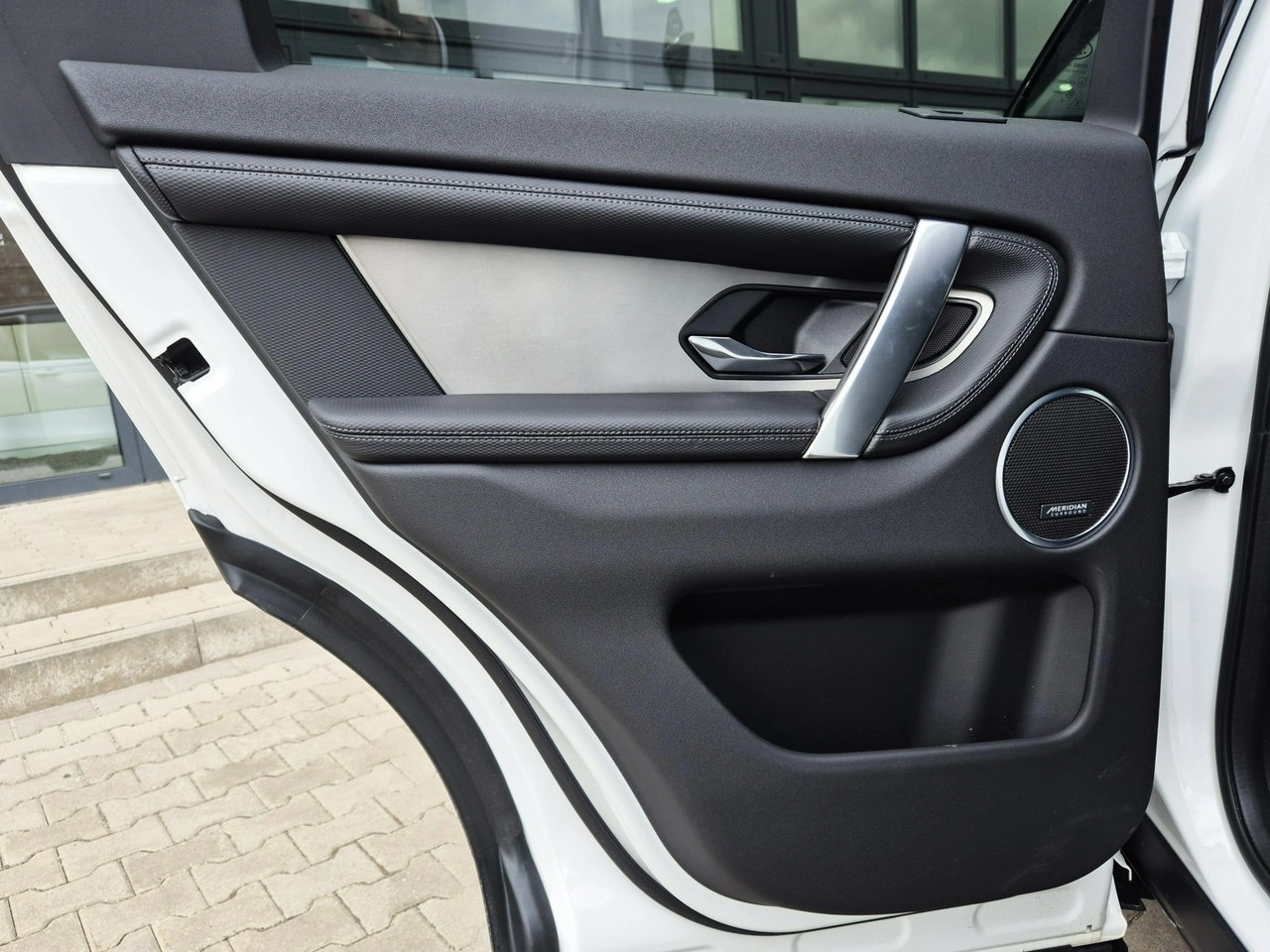 Land Rover Discovery Sport - Zdjęcie 23