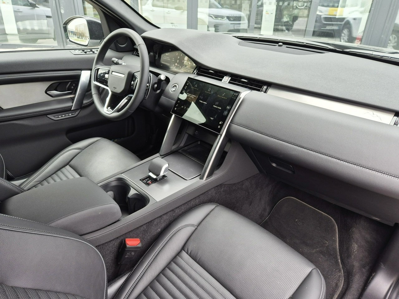Land Rover Discovery Sport - Zdjęcie 28