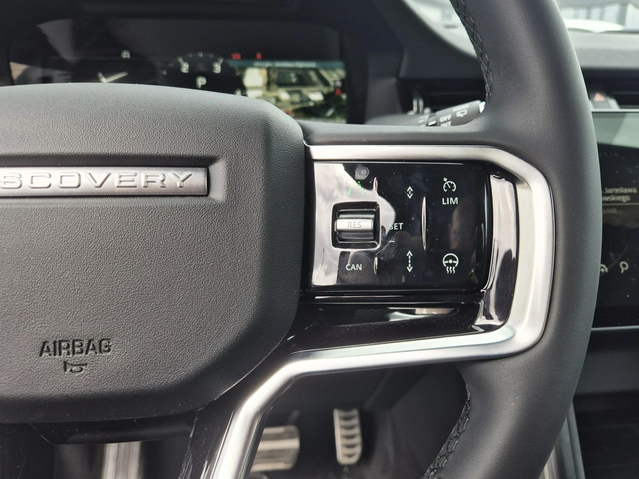 Land Rover Discovery Sport - Zdjęcie 33