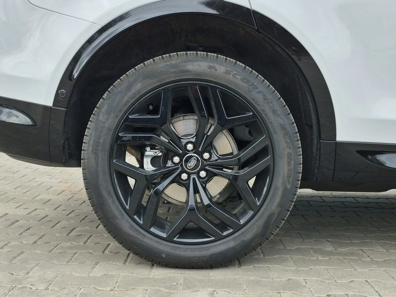 Land Rover Discovery Sport - Zdjęcie 8