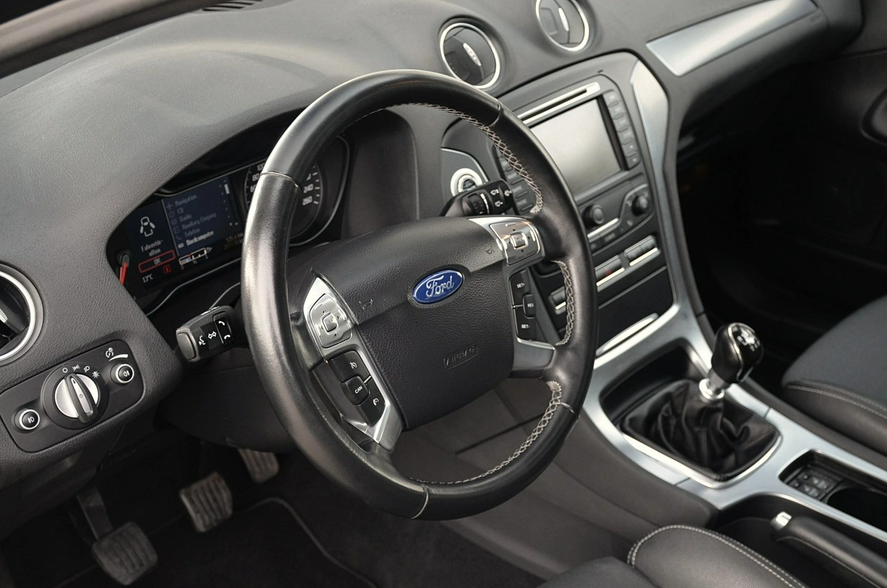 Ford Mondeo - Zdjęcie 12