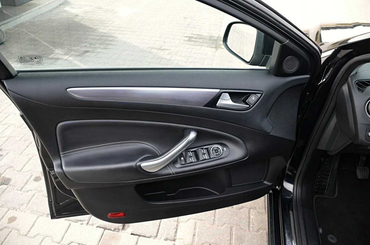 Ford Mondeo - Zdjęcie 13
