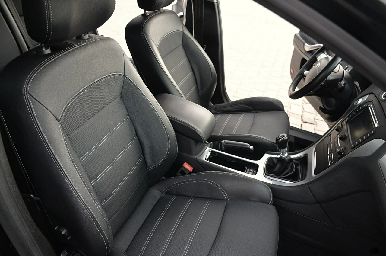 Ford Mondeo - Zdjęcie 21