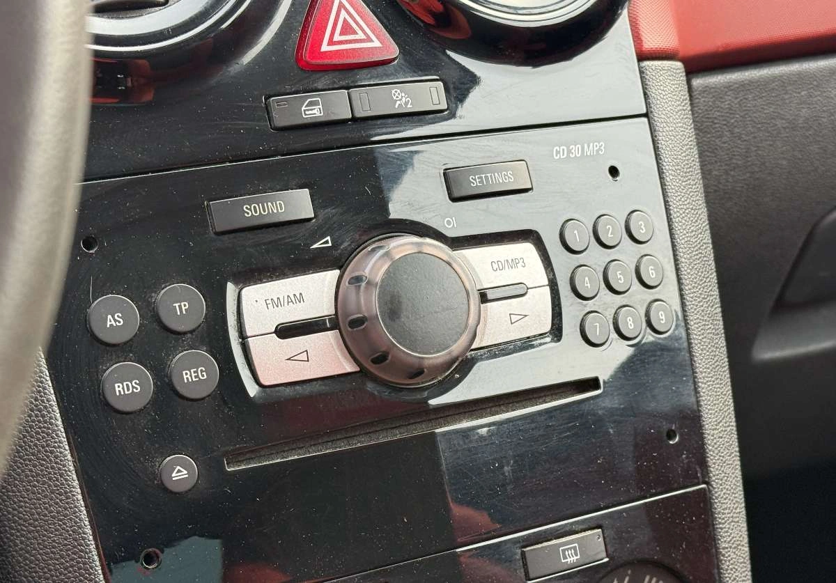 Opel Corsa - Zdjęcie 22