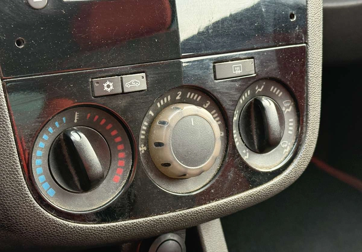 Opel Corsa - Zdjęcie 23