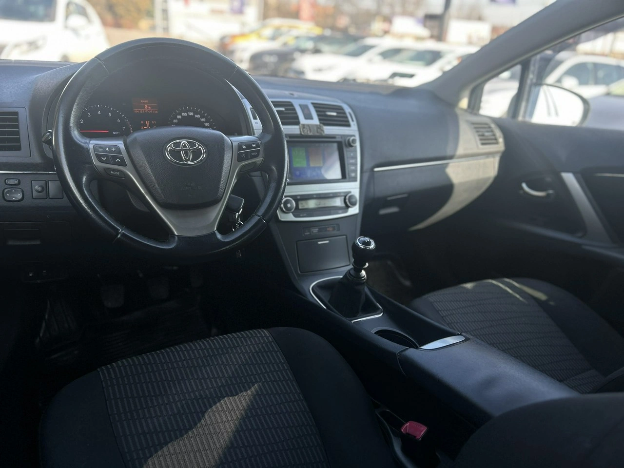 Toyota Avensis - Zdjęcie 16