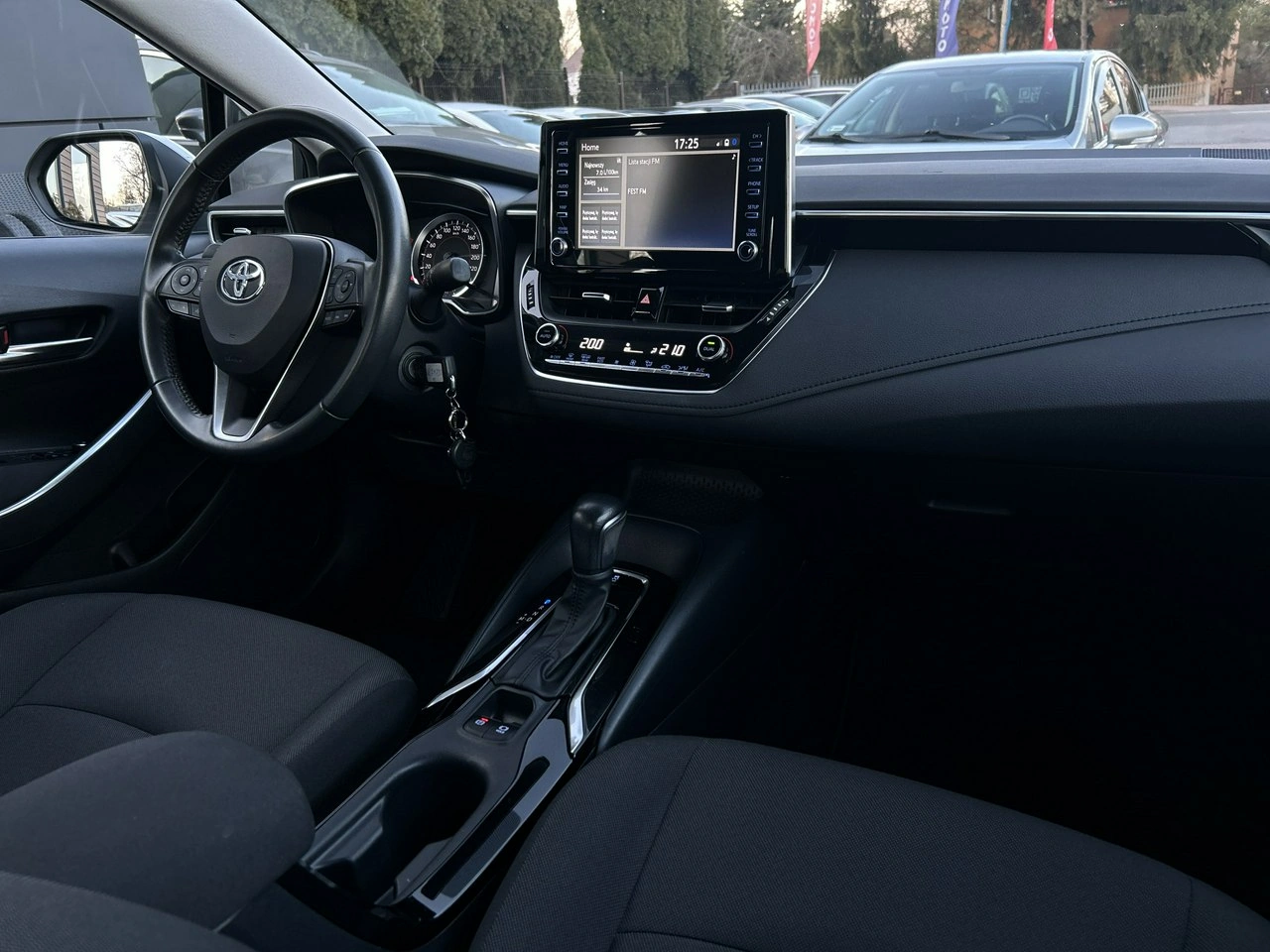 Toyota Corolla - Zdjęcie 17