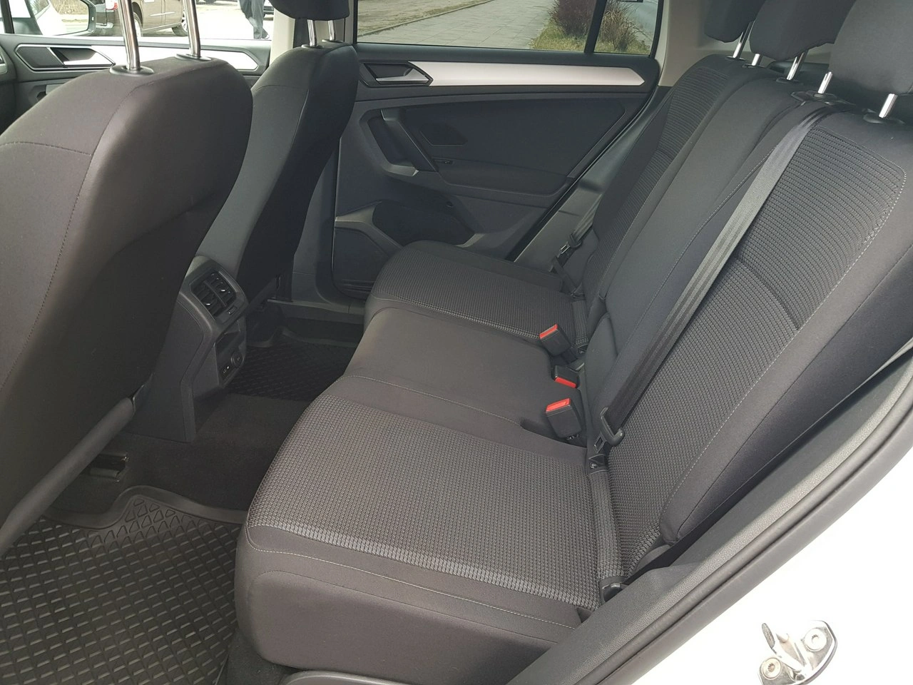 Volkswagen Tiguan - Zdjęcie 10