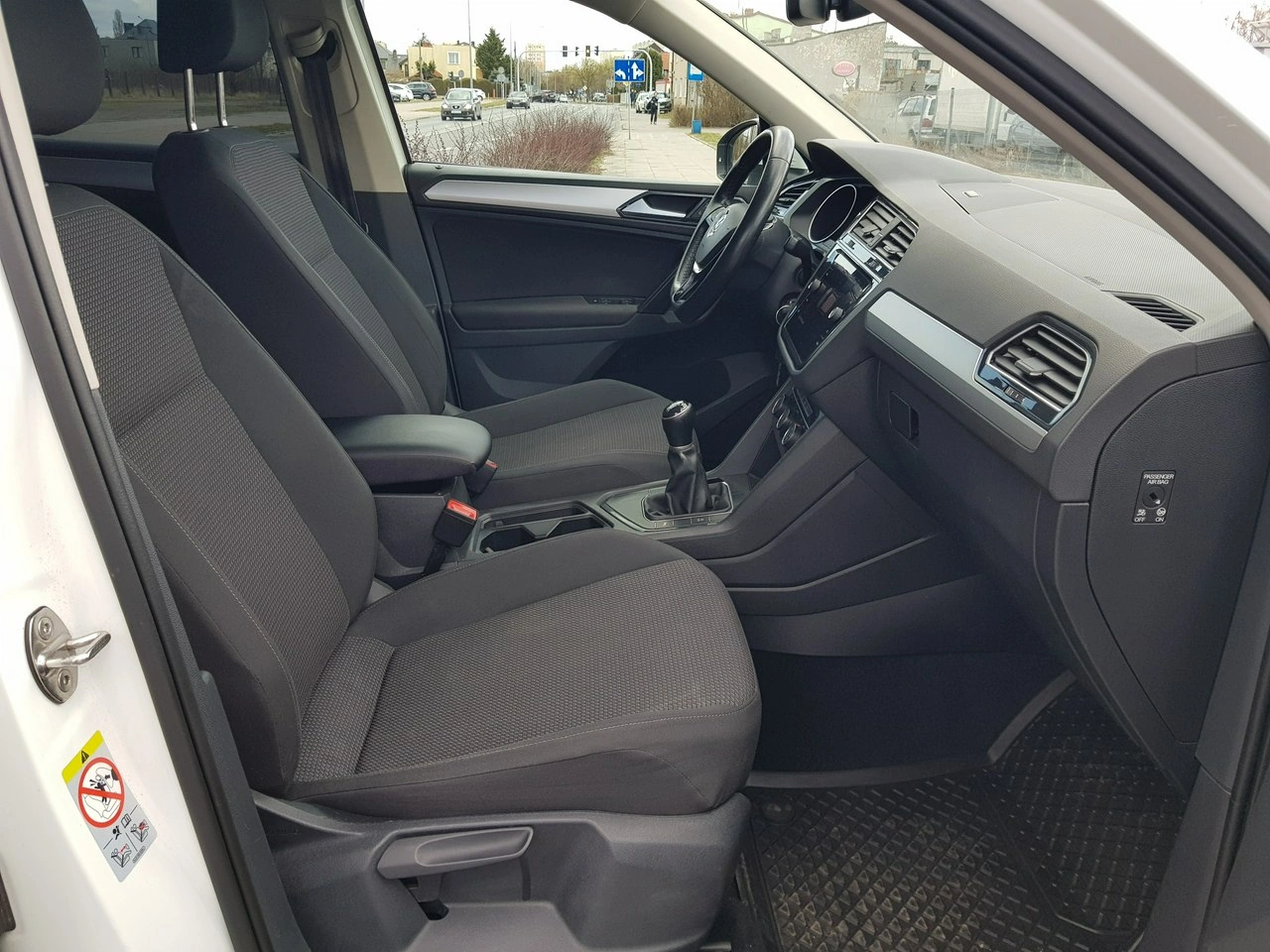 Volkswagen Tiguan - Zdjęcie 16