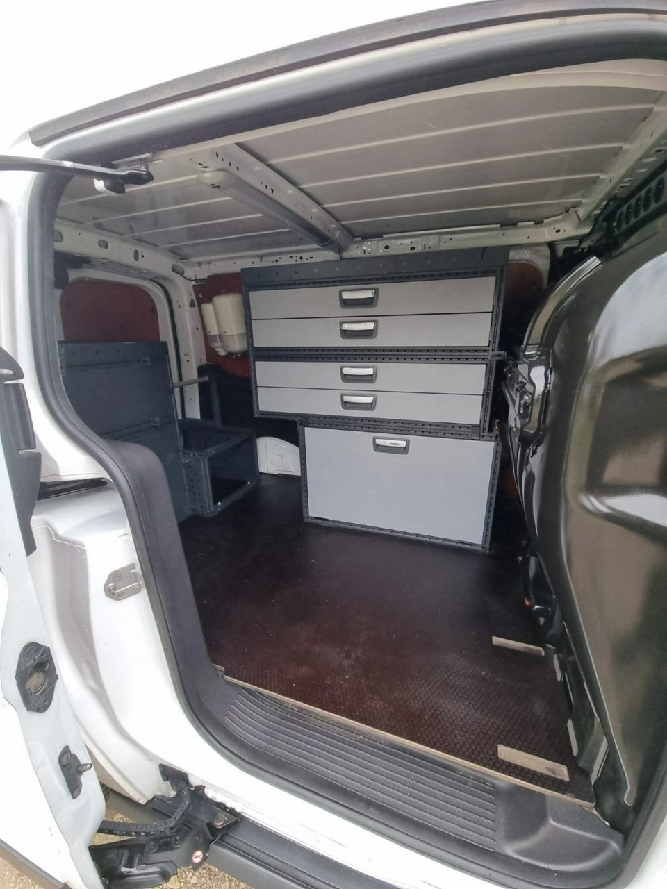 Ford Transit Connect - Zdjęcie 15