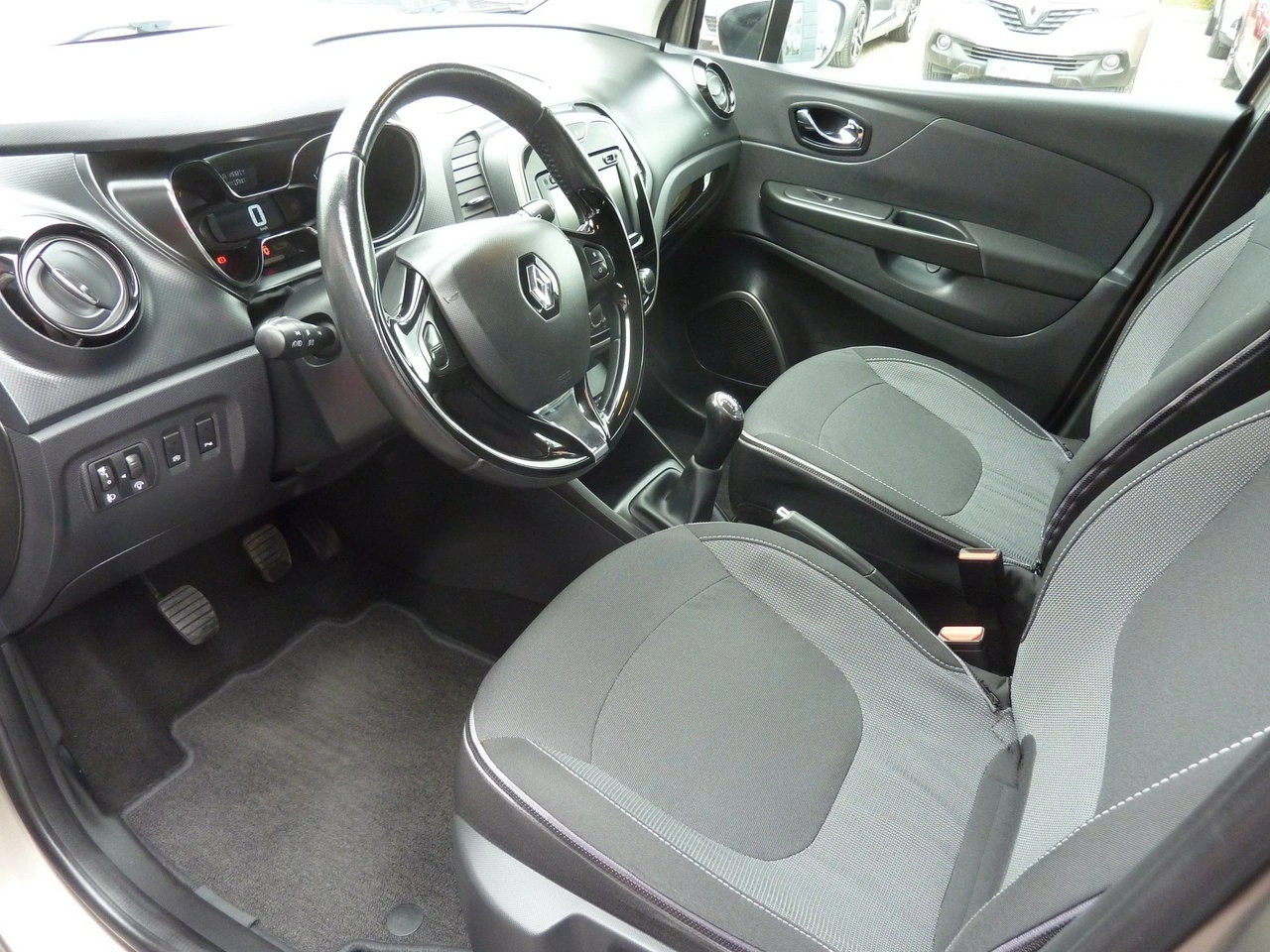 Renault Captur - Zdjęcie 12