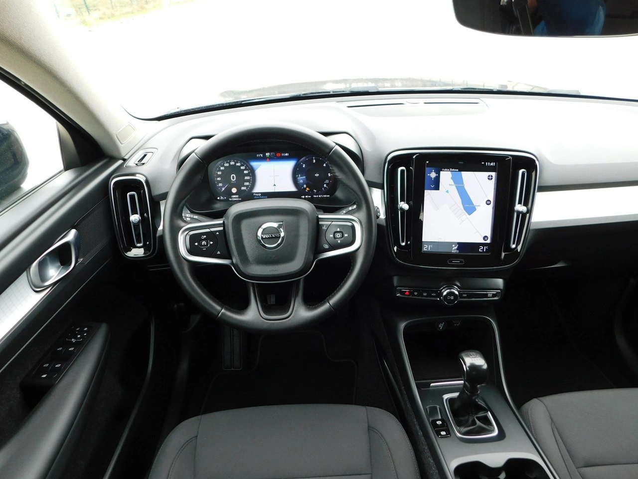 Volvo XC 40 - Zdjęcie 9