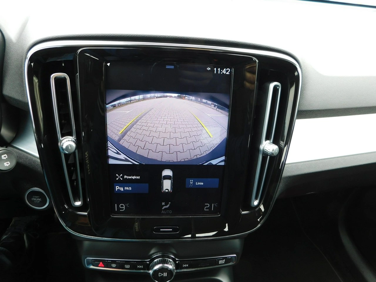 Volvo XC 40 - Zdjęcie 11