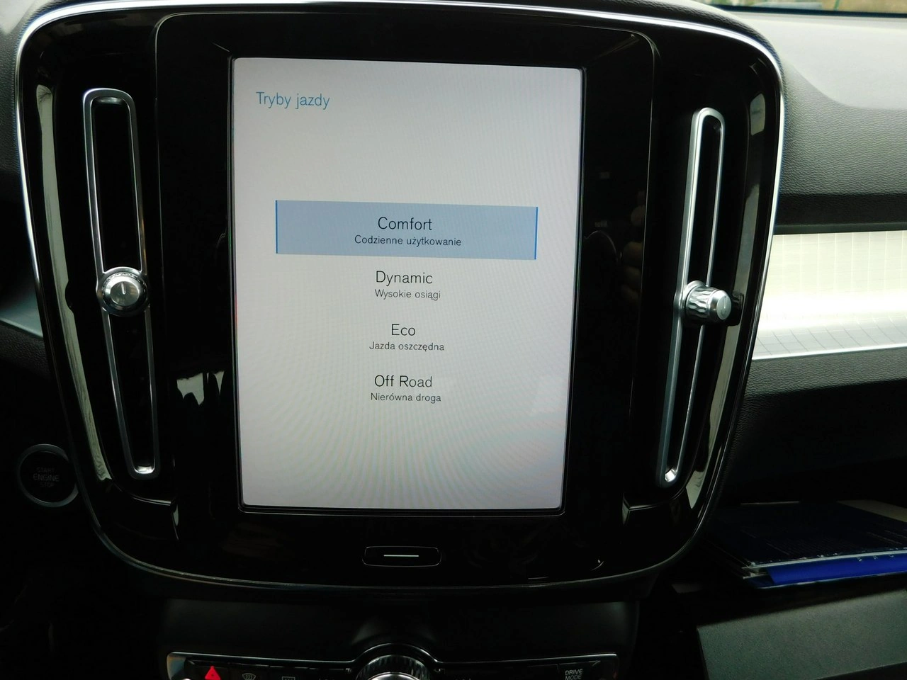 Volvo XC 40 - Zdjęcie 12