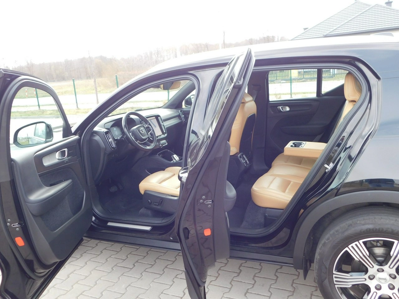 Volvo XC 40 - Zdjęcie 13