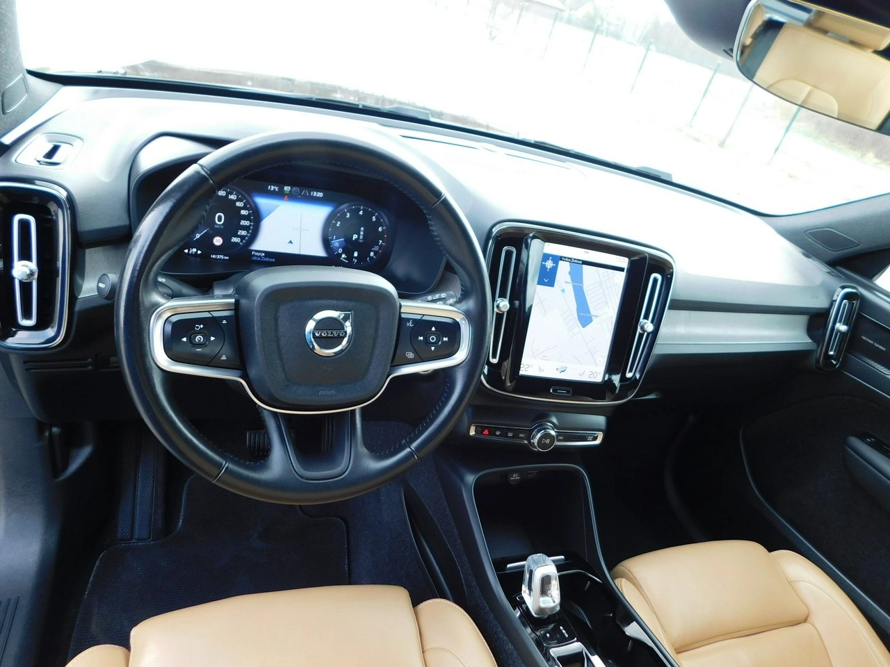 Volvo XC 40 - Zdjęcie 15