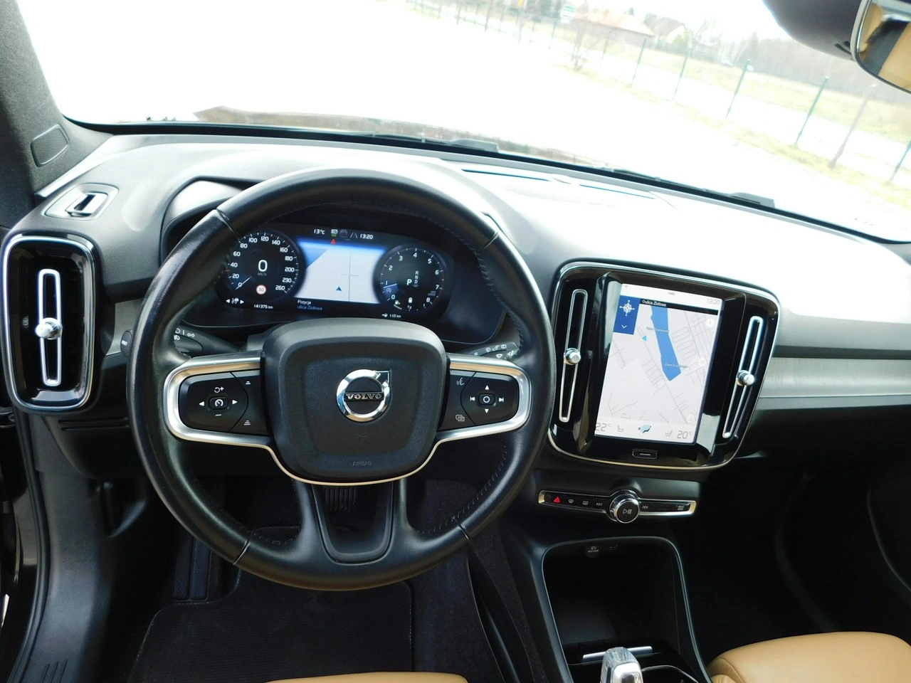 Volvo XC 40 - Zdjęcie 16