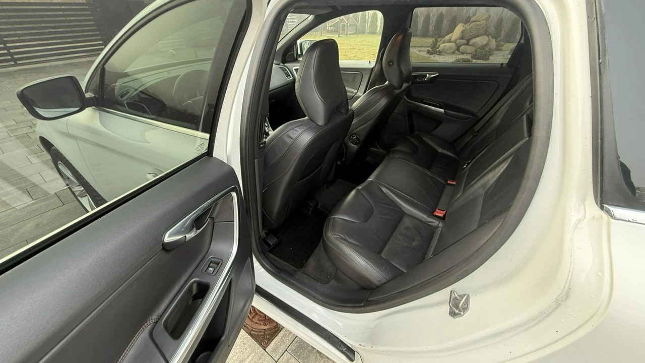Volvo XC 60 - Zdjęcie 25