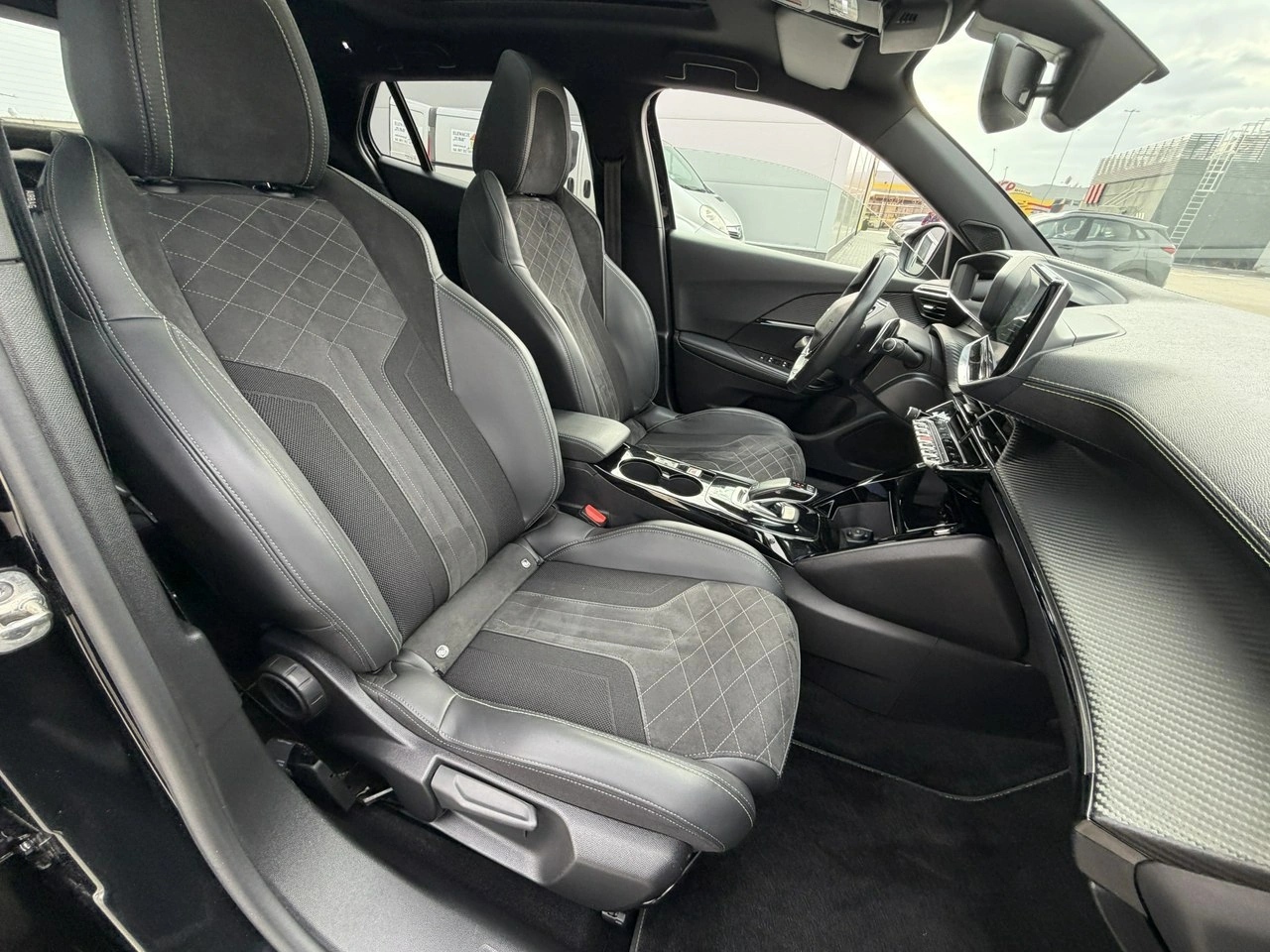 Peugeot 2008 - Zdjęcie 34