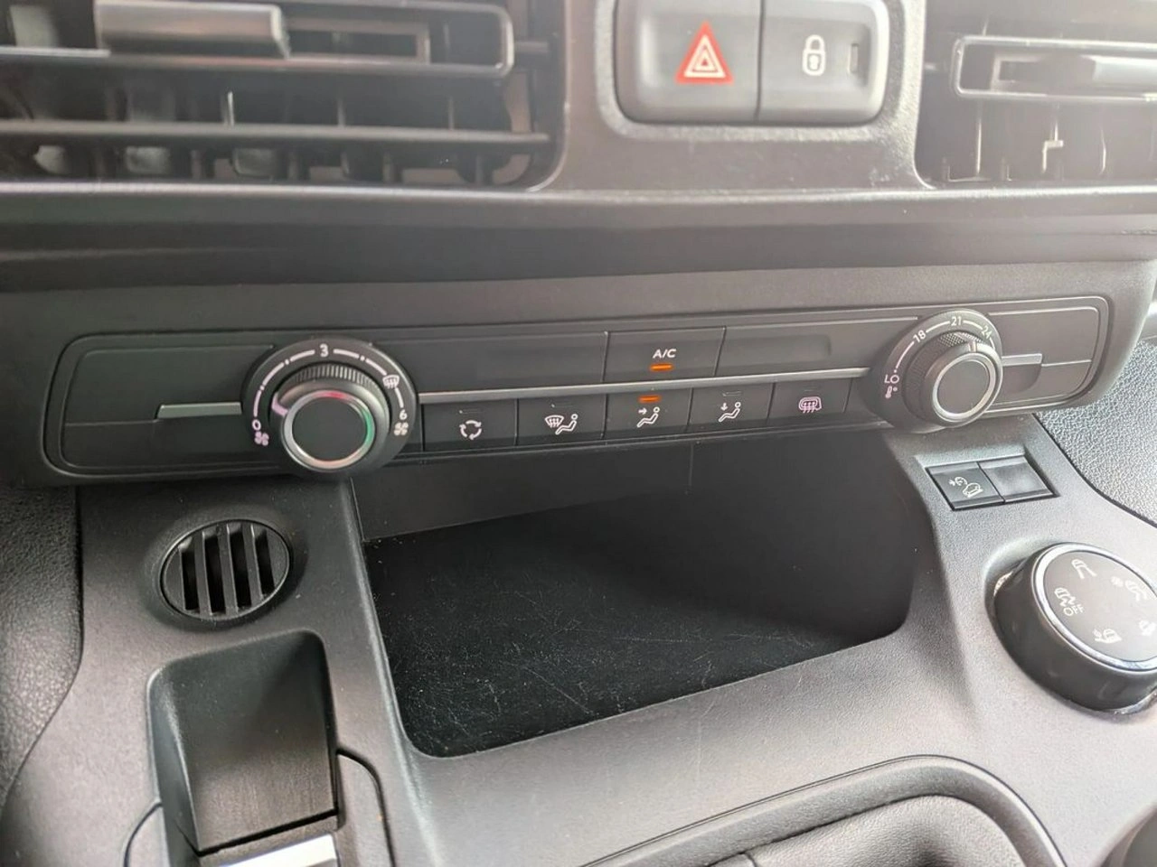 Peugeot Partner - Zdjęcie 18