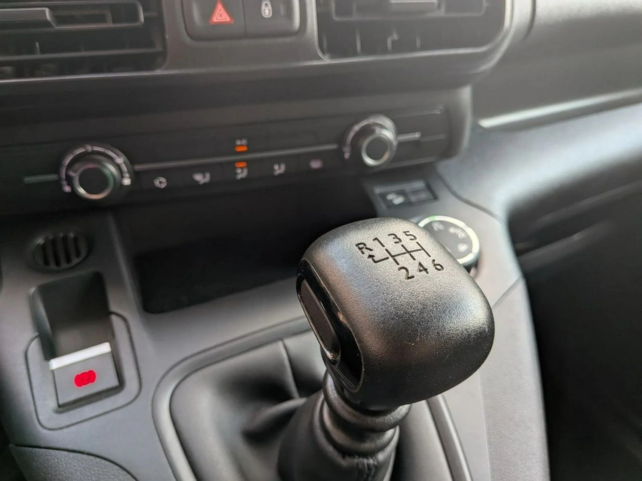 Peugeot Partner - Zdjęcie 19