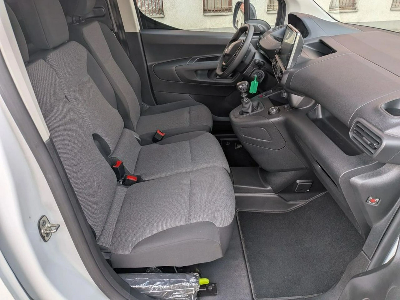 Peugeot Partner - Zdjęcie 25