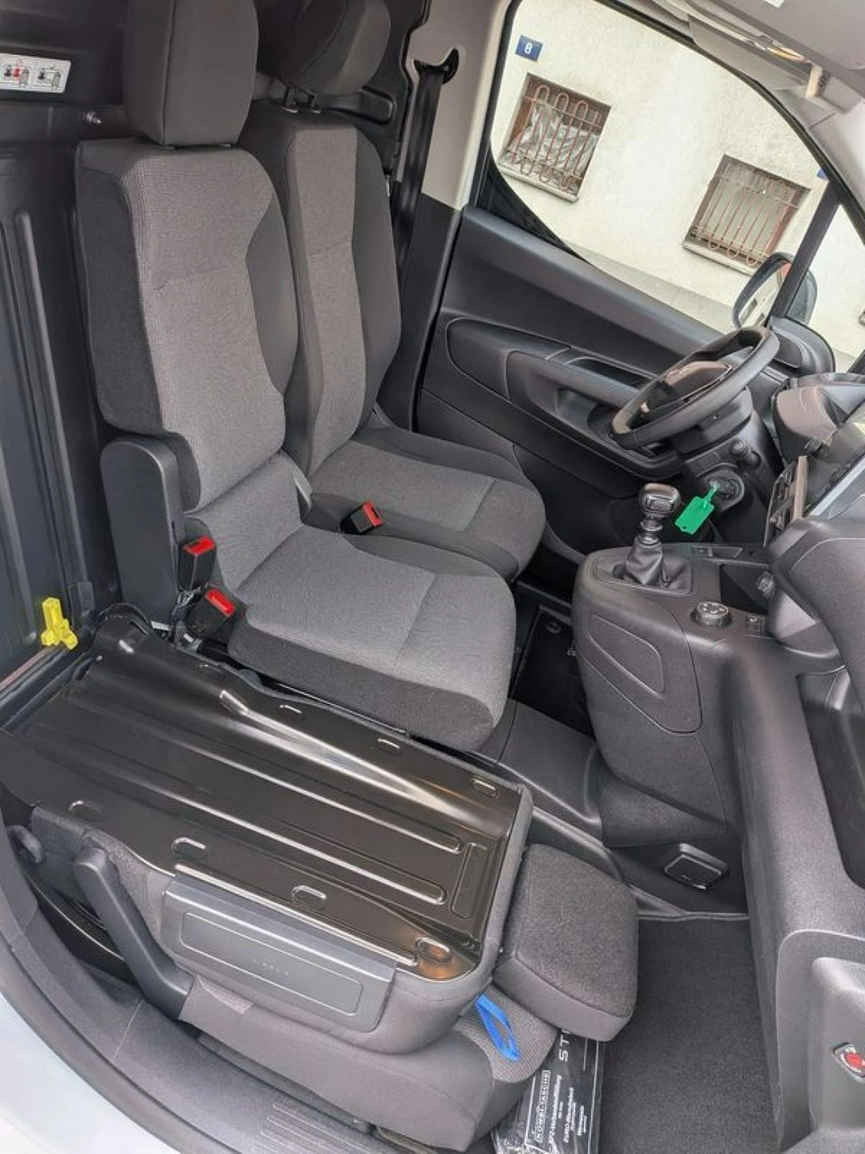 Peugeot Partner - Zdjęcie 30