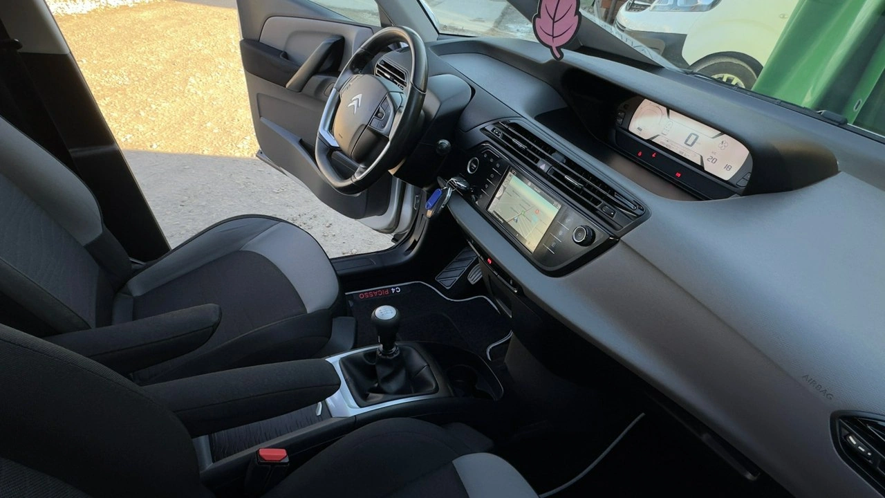 Citroën C4 Picasso - Zdjęcie 19