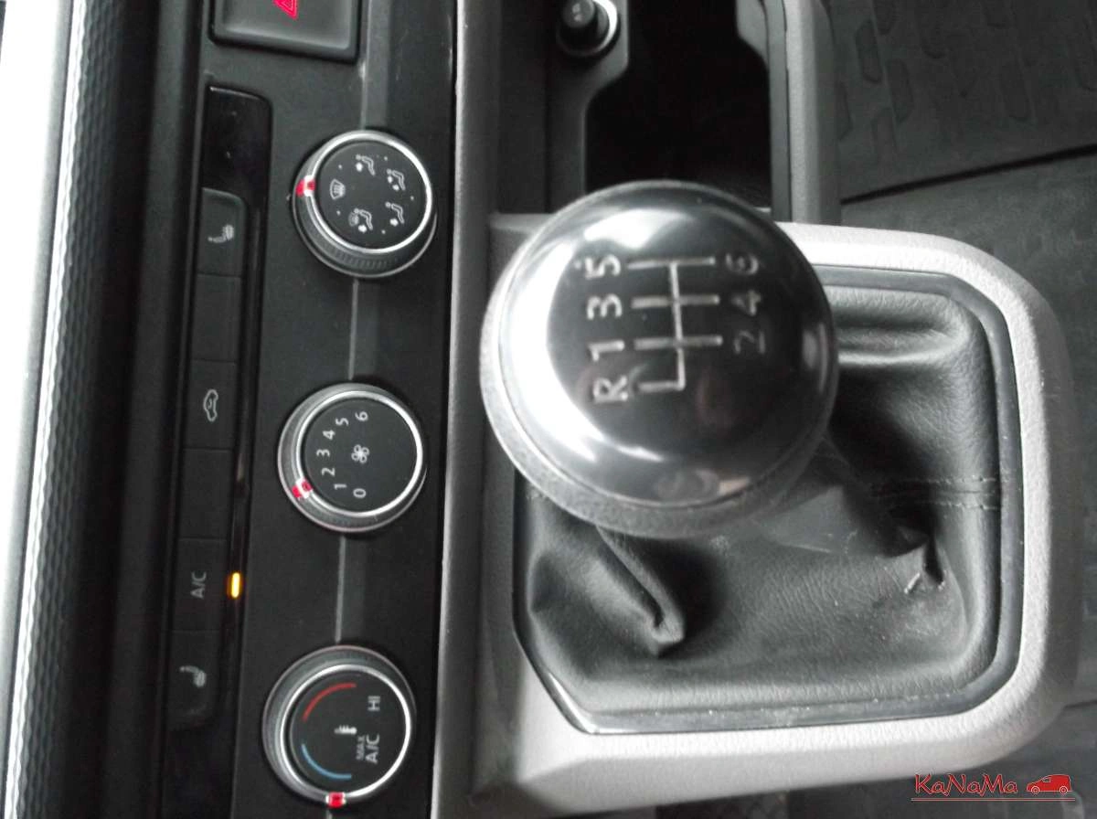 Volkswagen Transporter - Zdjęcie 23