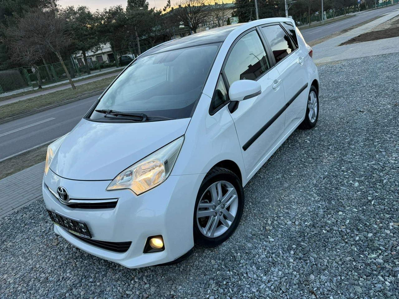 Toyota Verso S - Zdjęcie 22