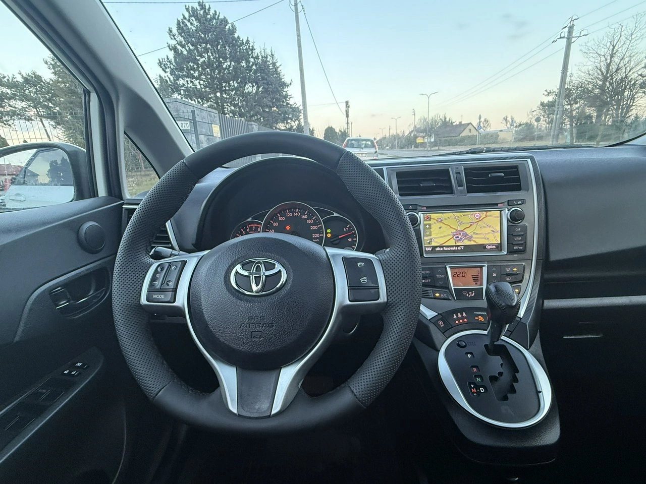 Toyota Verso S - Zdjęcie 15