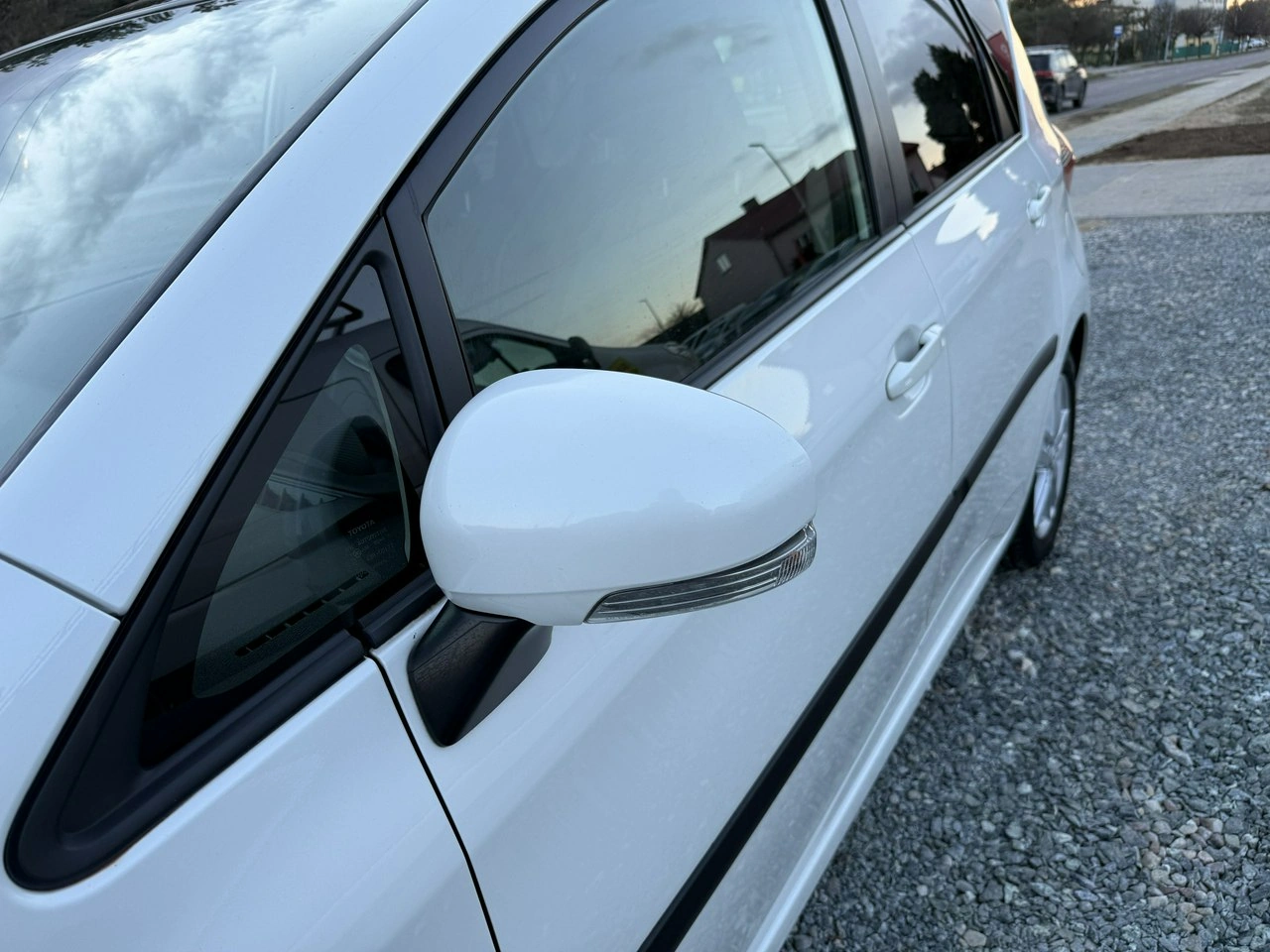 Toyota Verso S - Zdjęcie 8