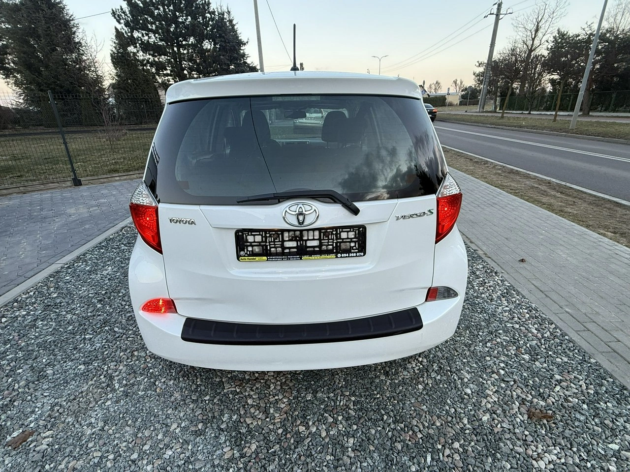 Toyota Verso S - Zdjęcie 10