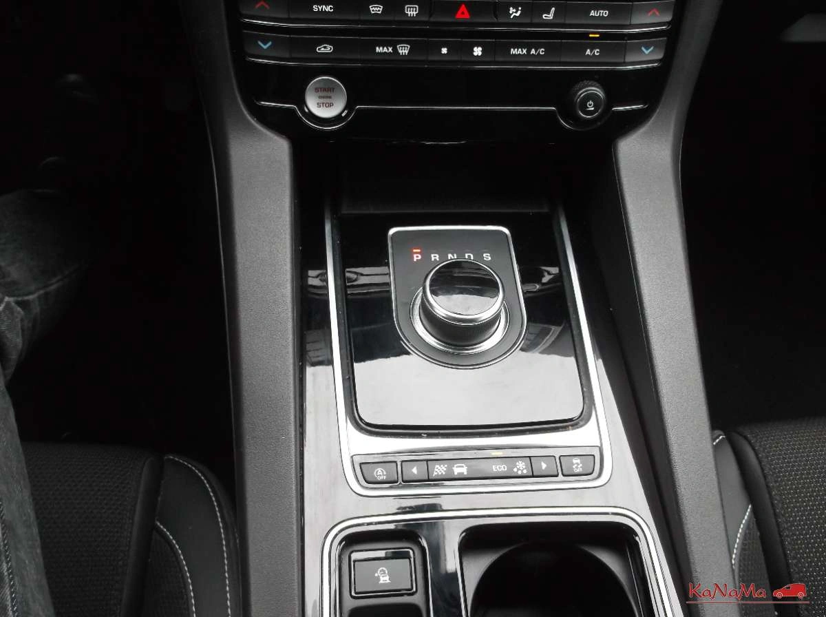 Jaguar F-Pace - Zdjęcie 23