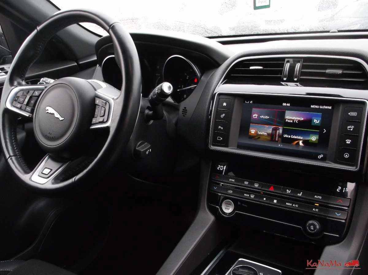 Jaguar F-Pace - Zdjęcie 1
