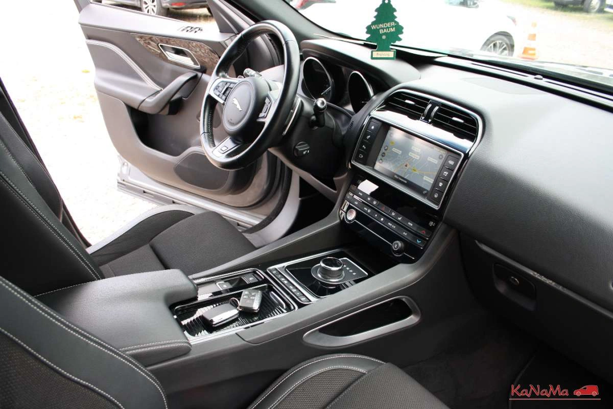 Jaguar F-Pace - Zdjęcie 37