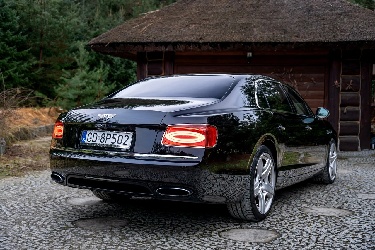 Bentley Continental Flying Spur - Zdjęcie 12