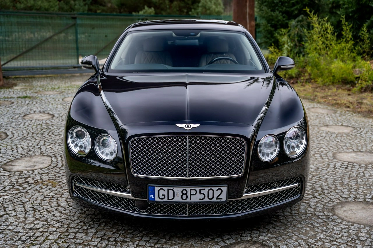 Bentley Continental Flying Spur - Zdjęcie 22