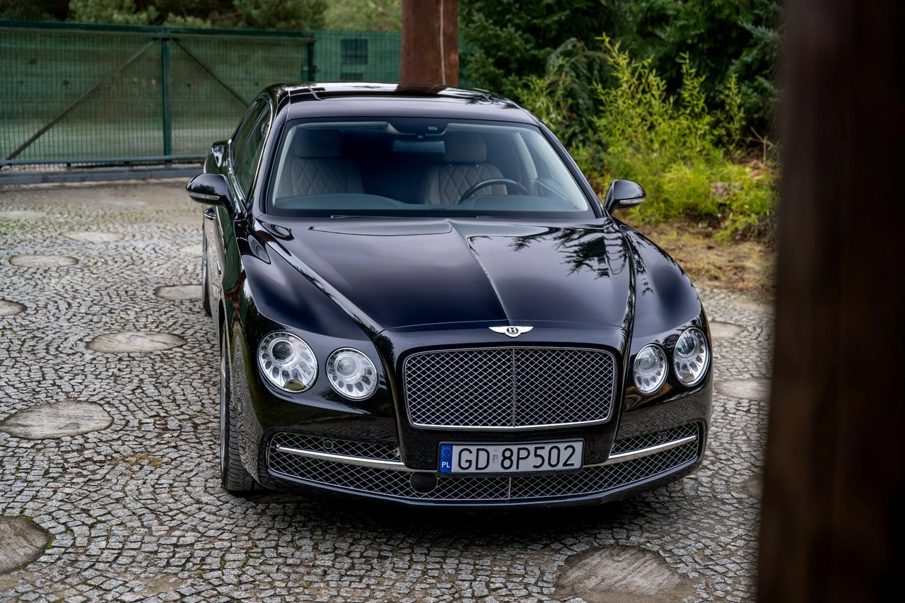 Bentley Continental Flying Spur - Zdjęcie 28